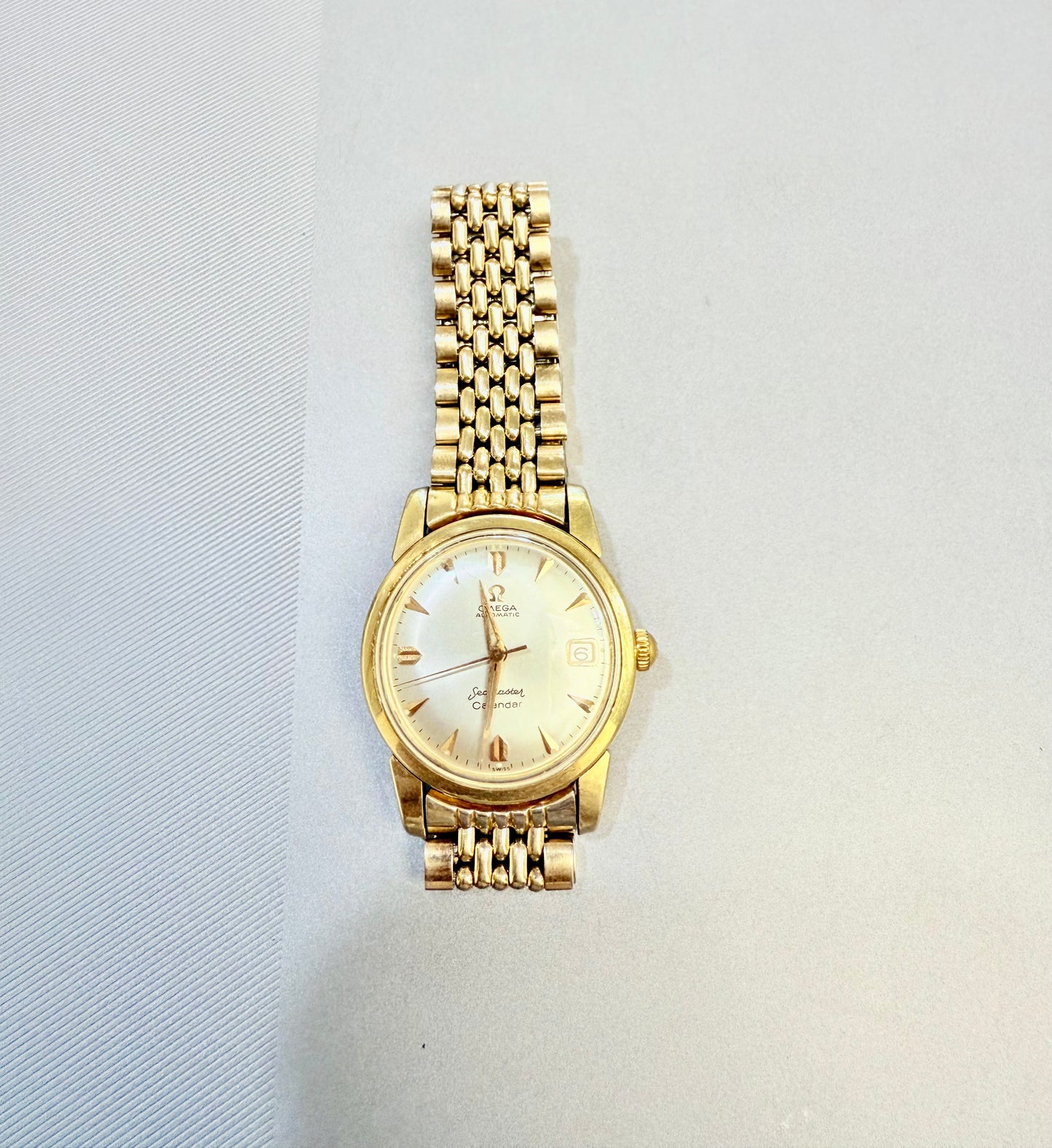 Vintage Omega Seamaster Calendar – Automatic | Gold Tone | Water-Resistant
