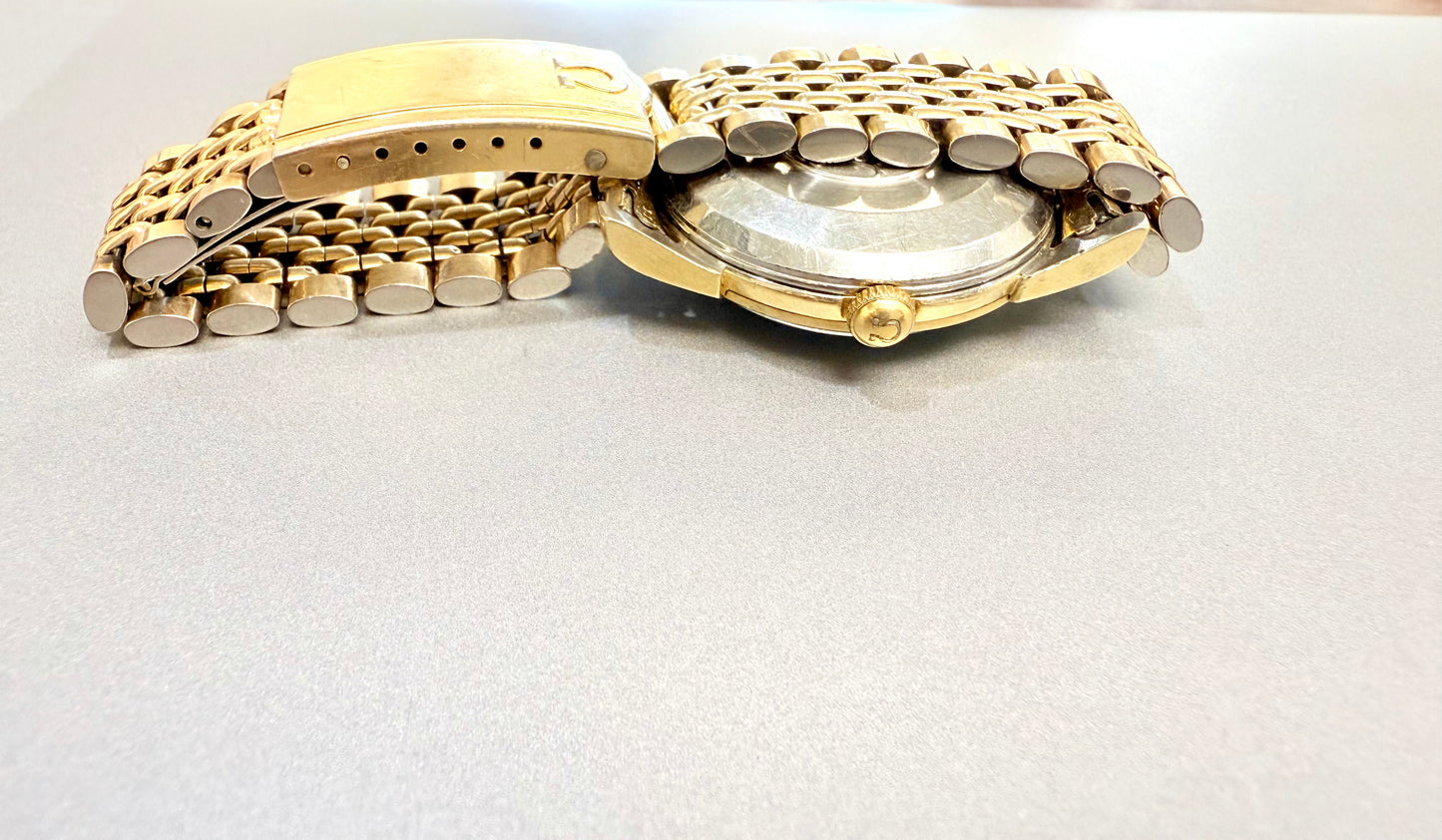 Vintage Omega Seamaster Calendar – Automatic | Gold Tone | Water-Resistant