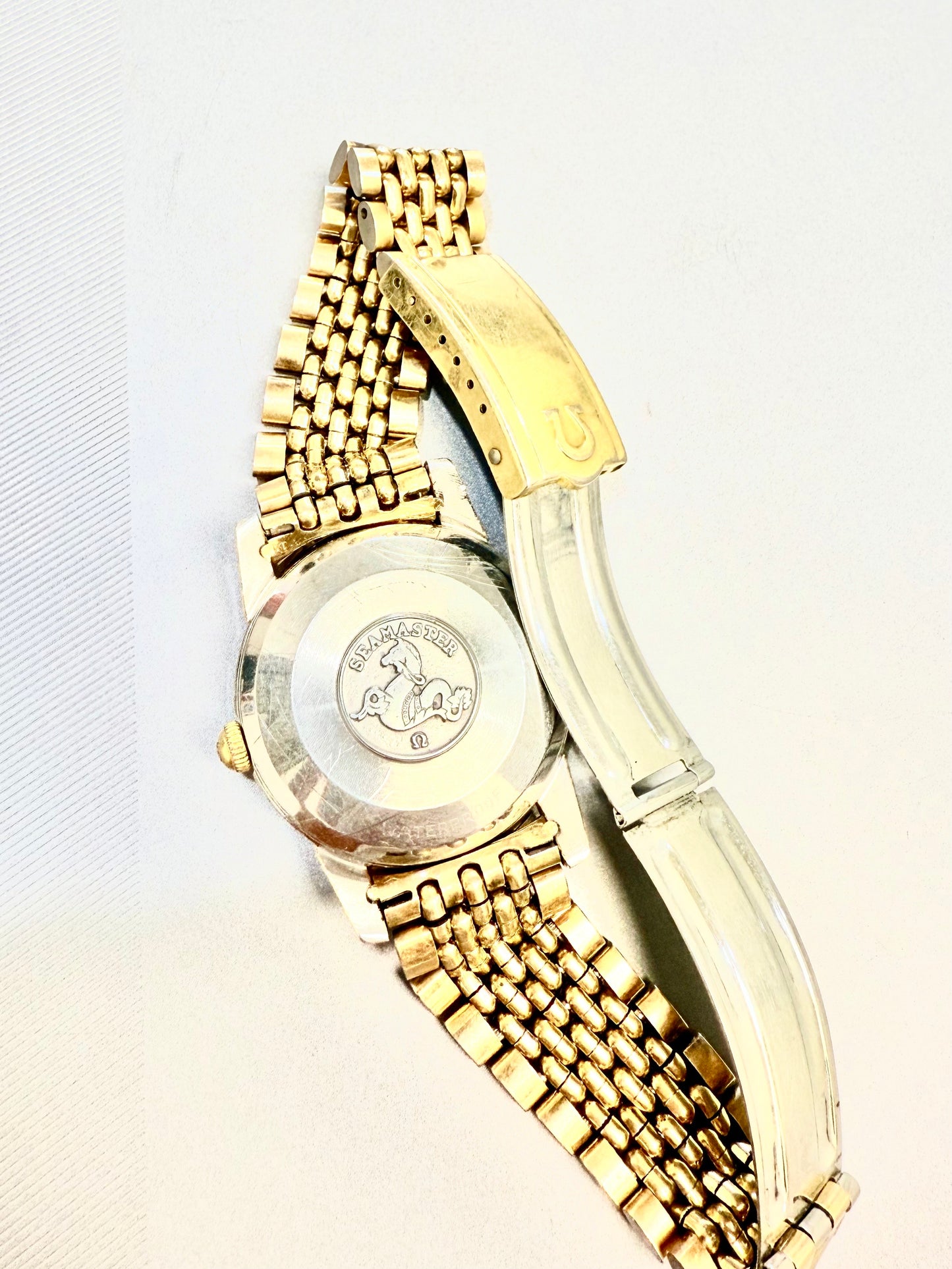 Vintage Omega Seamaster Calendar – Automatic | Gold Tone | Water-Resistant
